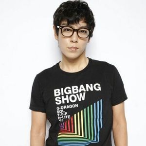 UNIQLO x BIGBANG Unisex Size M T-shirt